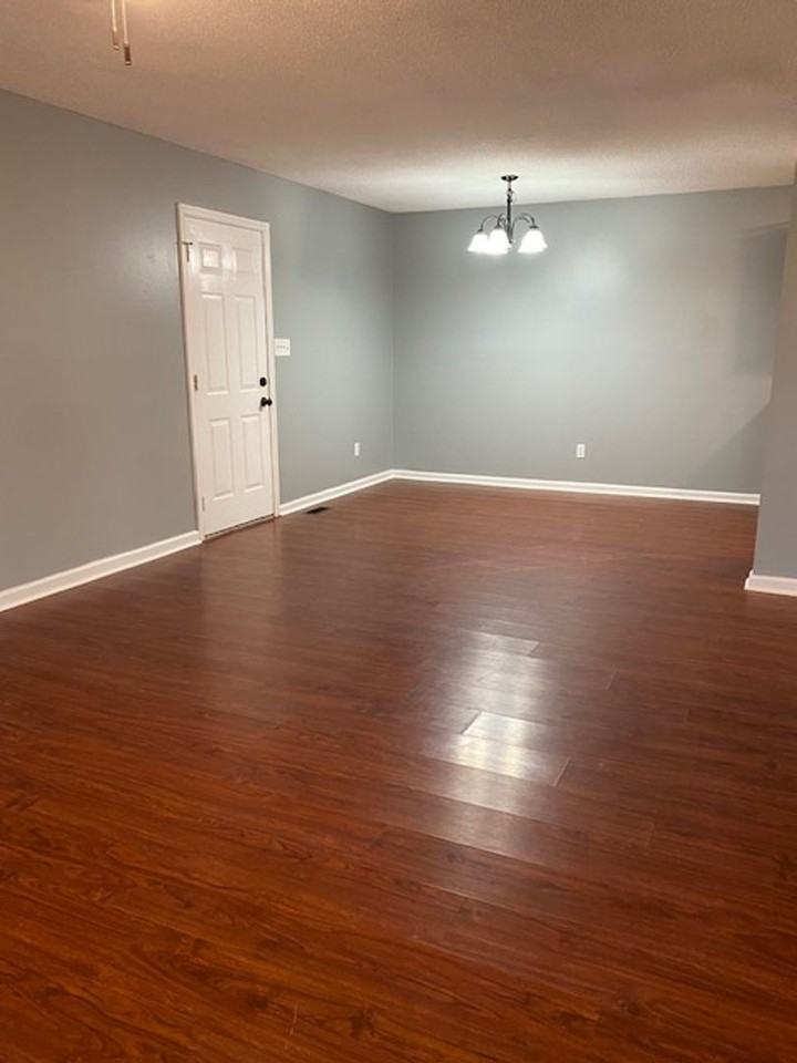 1751 Strawhill Rd Se - Photo 2 of 10