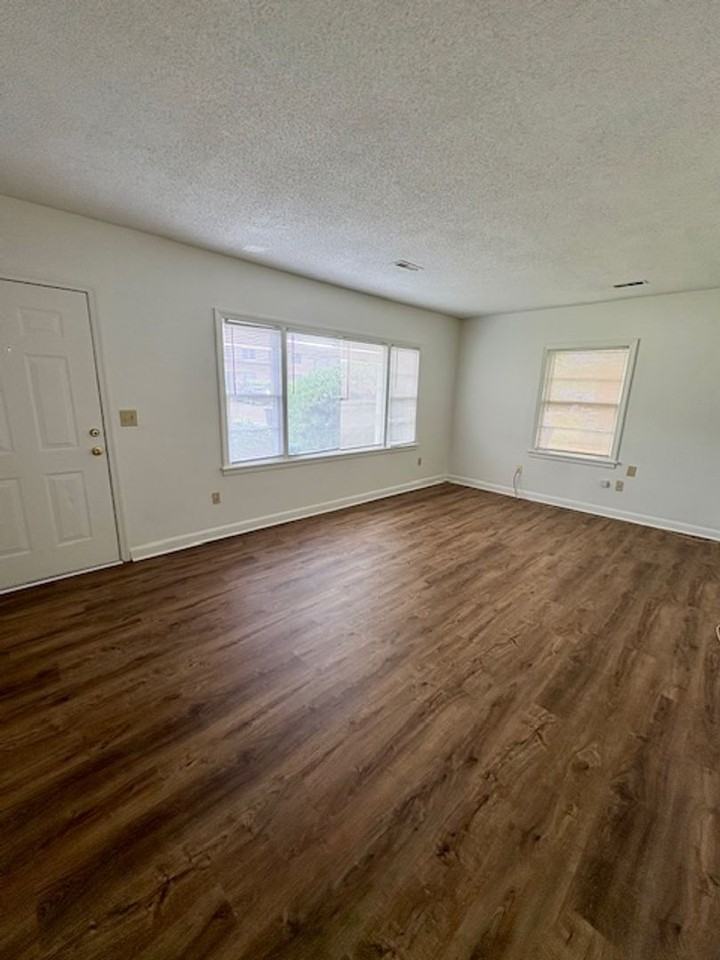 661 Windermere Blvd - Photo 2 of 11