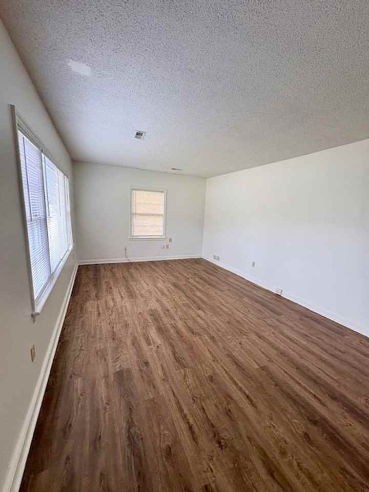 661 Windermere Blvd - Photo 3 of 11