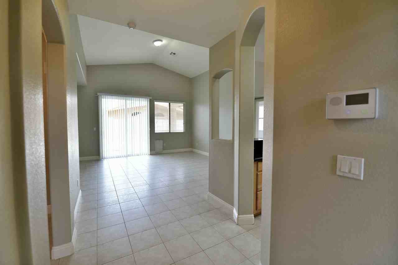 6157 Copper Crest Dr - Photo 4 of 36