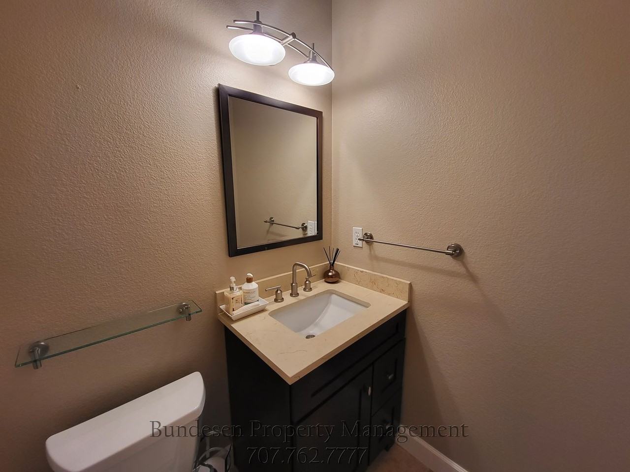 1727 Southgate Dr - Photo 4 of 24