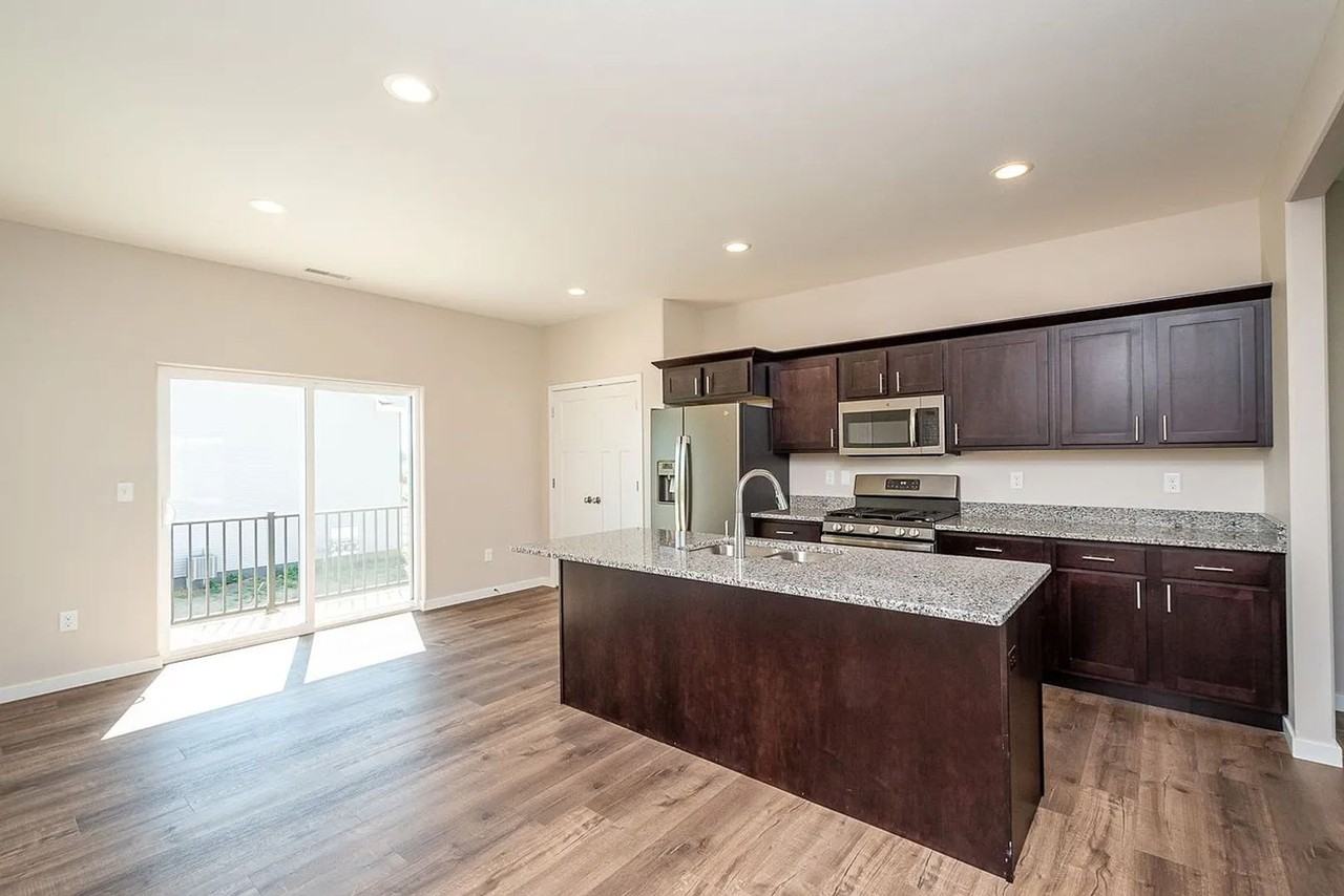 iHoldings IV, LLC - Photo 5 of 20