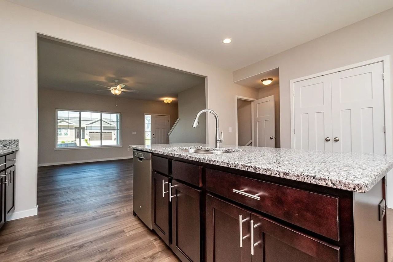 iHoldings IV, LLC - Photo 7 of 20