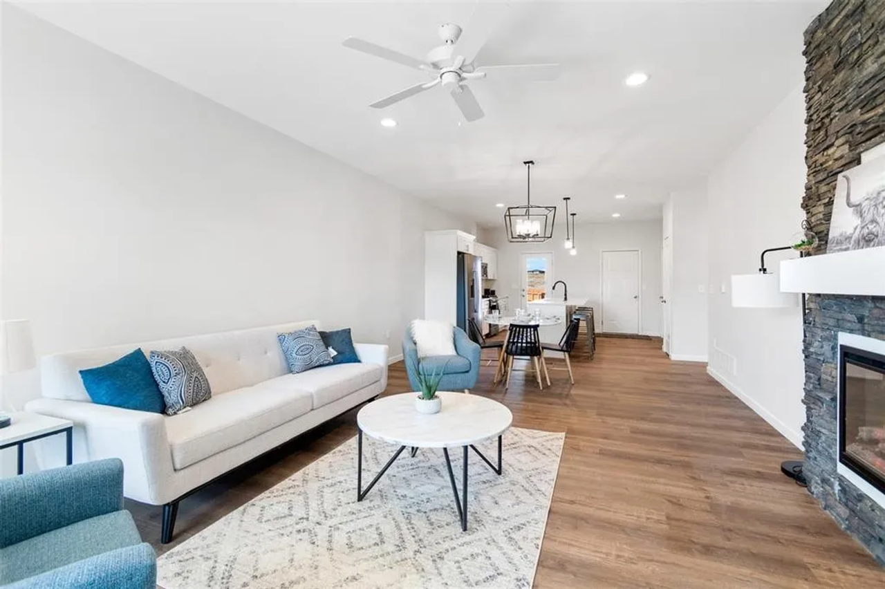 iHoldings IV, LLC - Photo 7 of 44