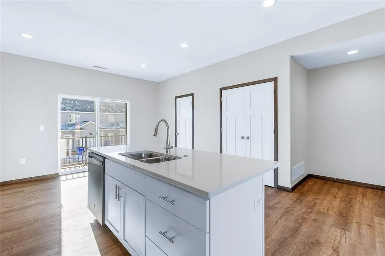 iHoldings III, LLC - Photo 6 of 50