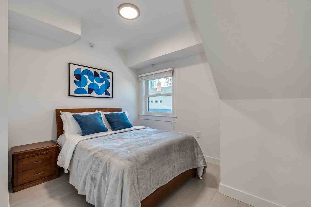 1431 Haro Street - Photo 19