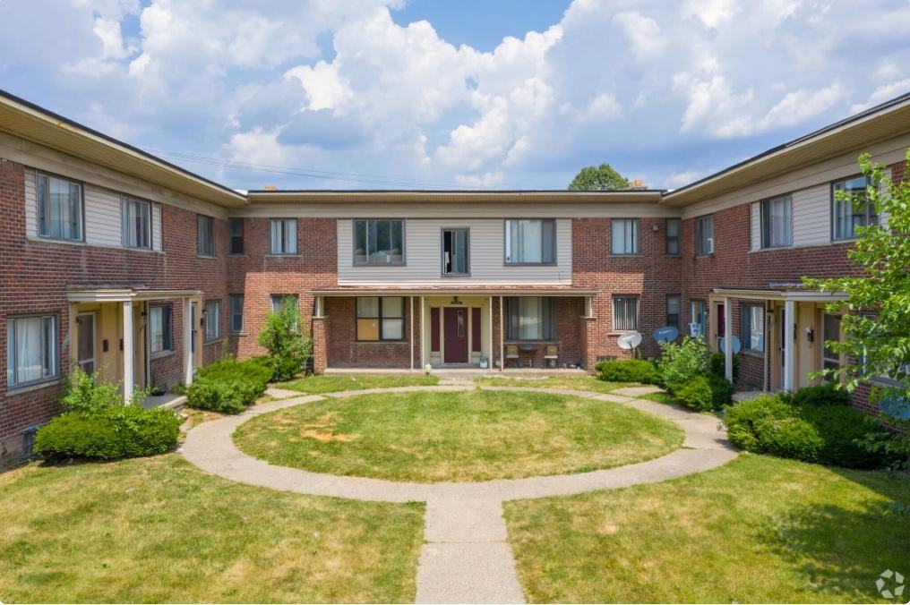 23602 Schoolcraft - Photo 2 of 9