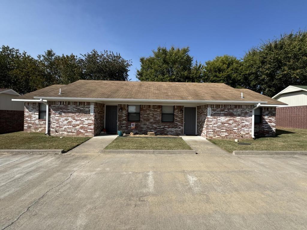 1527 N Kennedy Ln - Photo 3 of 13