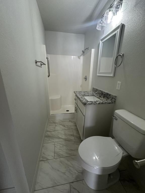 1619 N Vinita Ave - Photo 2 of 5