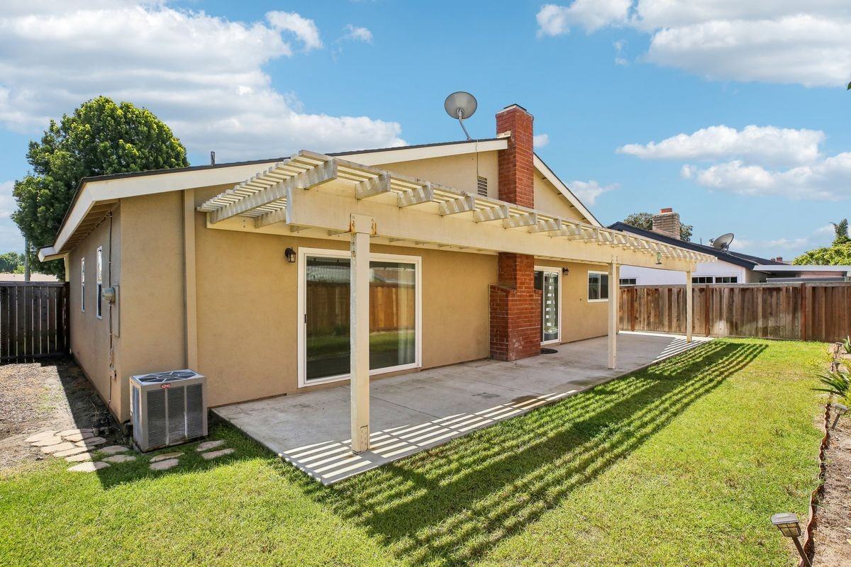 17581 Webster Ave - Photo 6 of 33