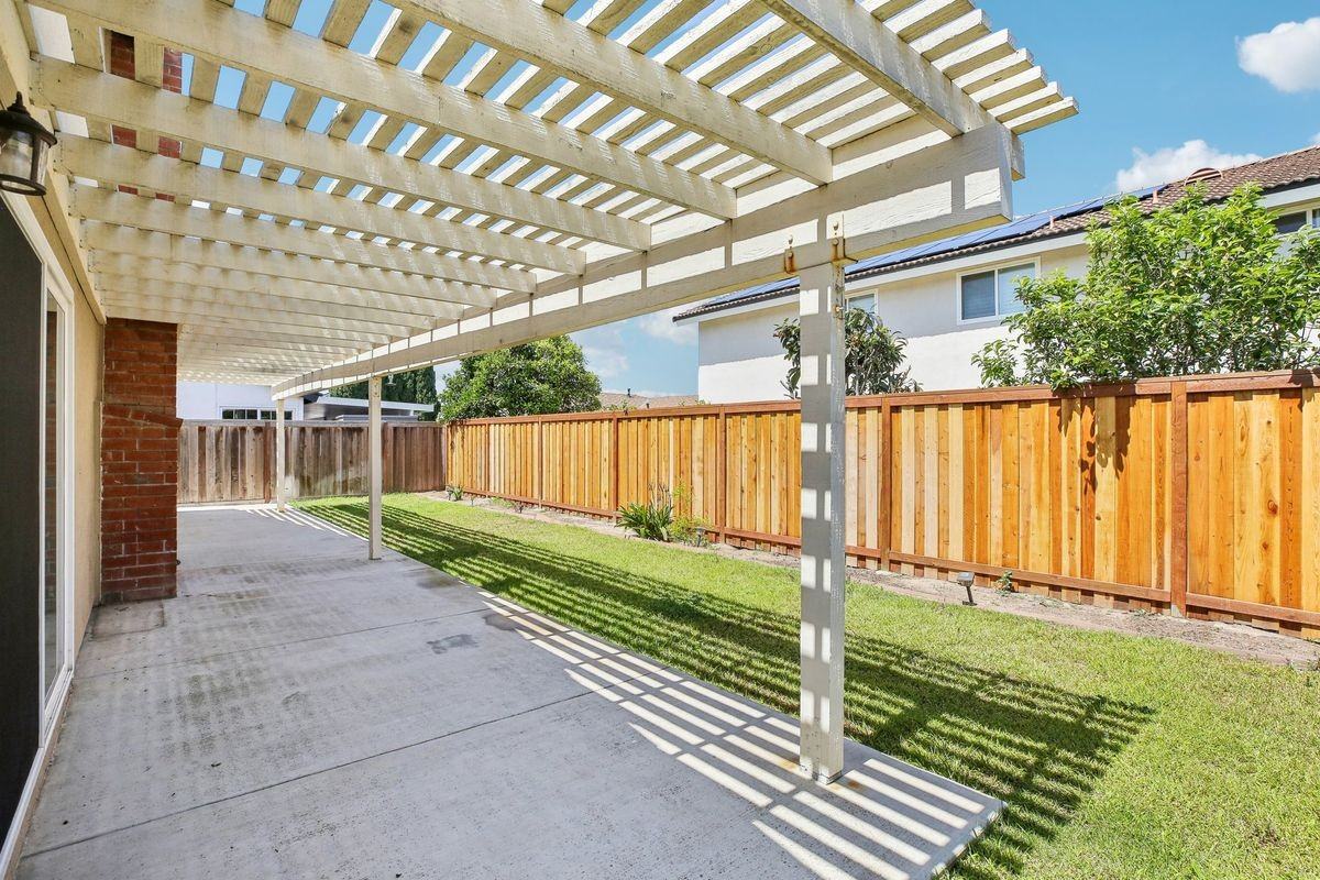 17581 Webster Ave - Photo 7 of 33