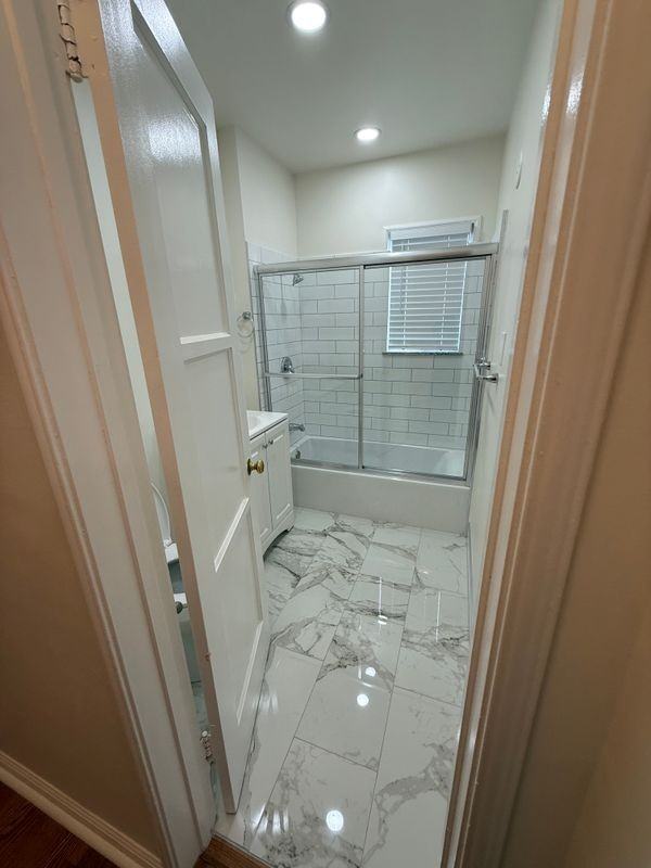 1002 Tyler St - Photo 3 of 24