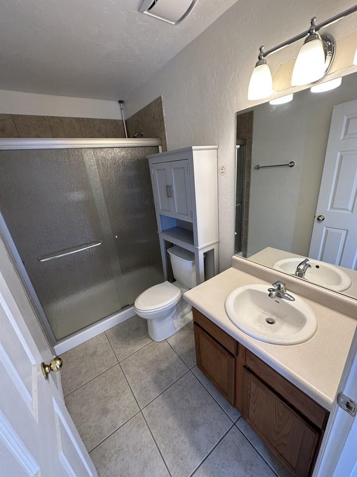 1405 E Mackenzie Dr - Photo 5 of 7