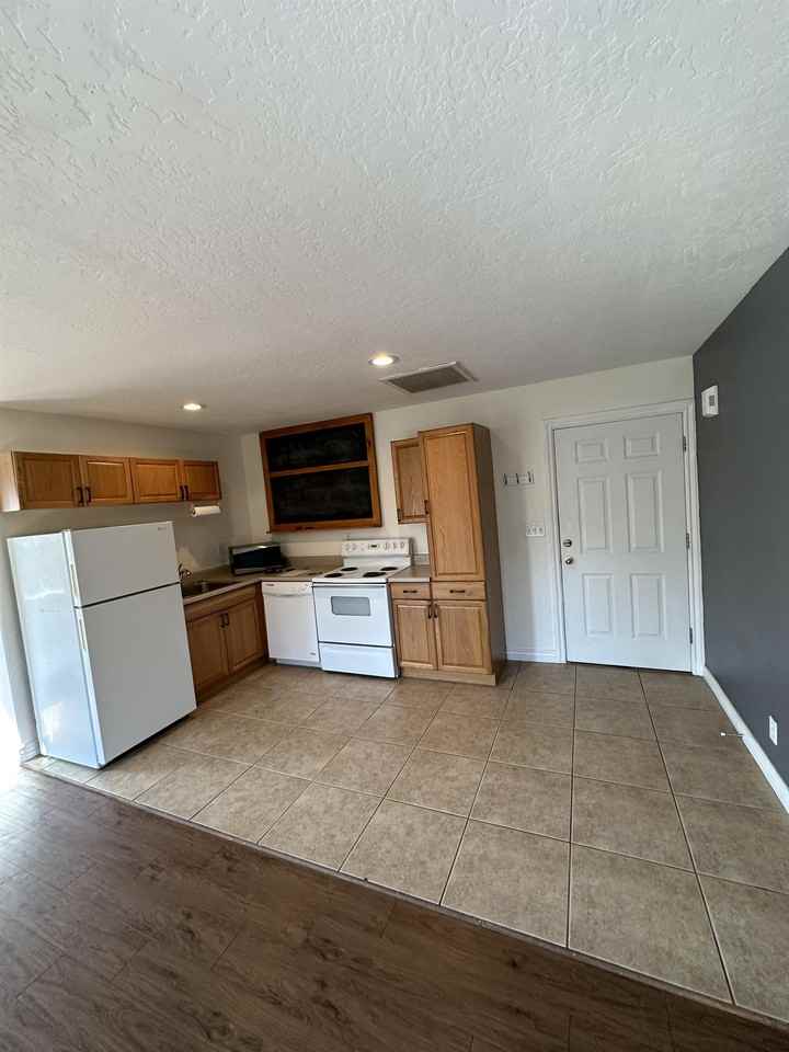 1405 E Mackenzie Dr - Photo 3 of 7