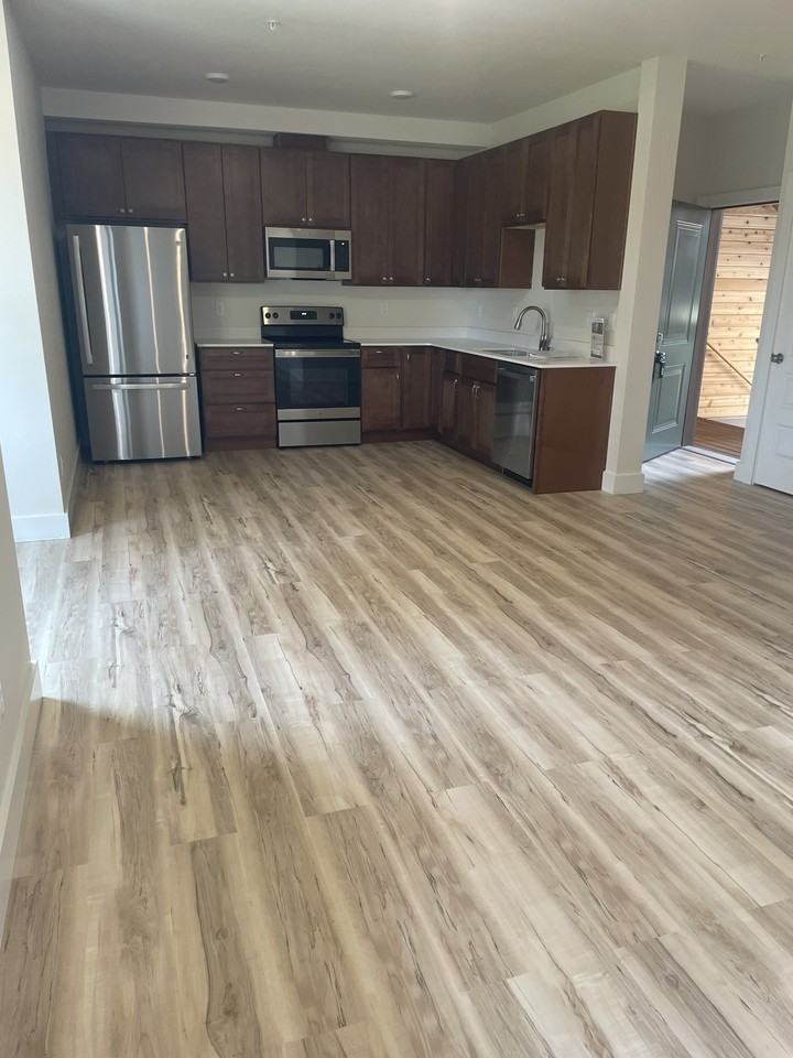 2950 Sw Coho St #3 - Photo 4 of 10