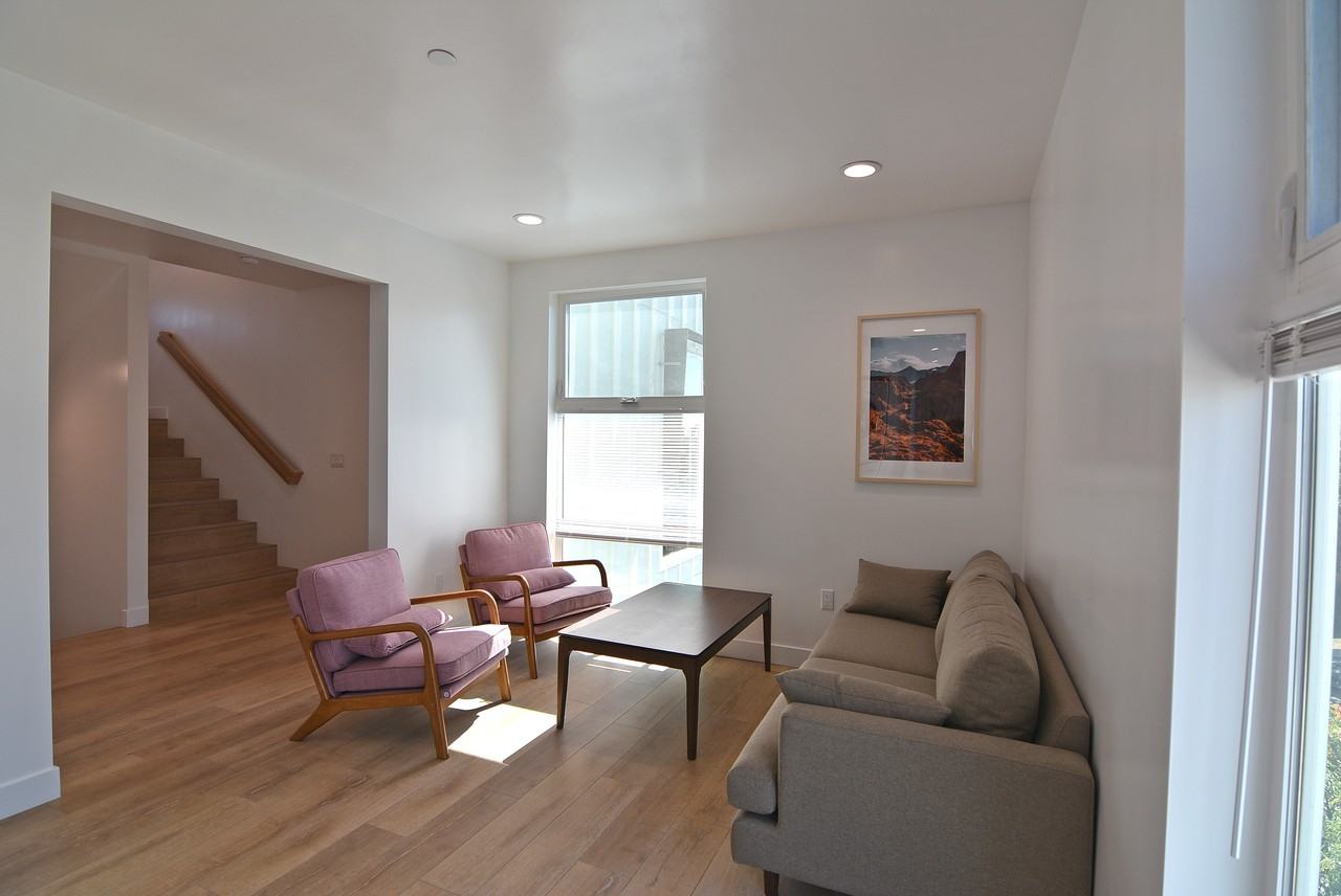 2533 S Curson Ave #3G - Photo 3 of 21