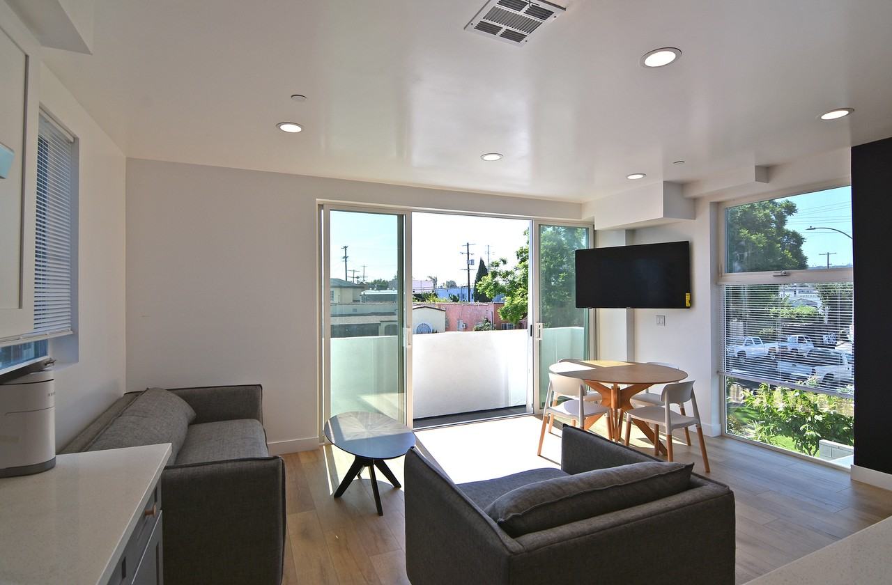 2533 S Curson Ave #3G - Photo 6 of 21