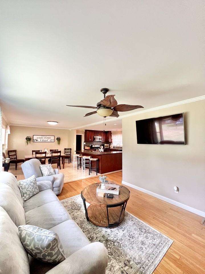 2937 Southview Dr - Photo 3 of 19