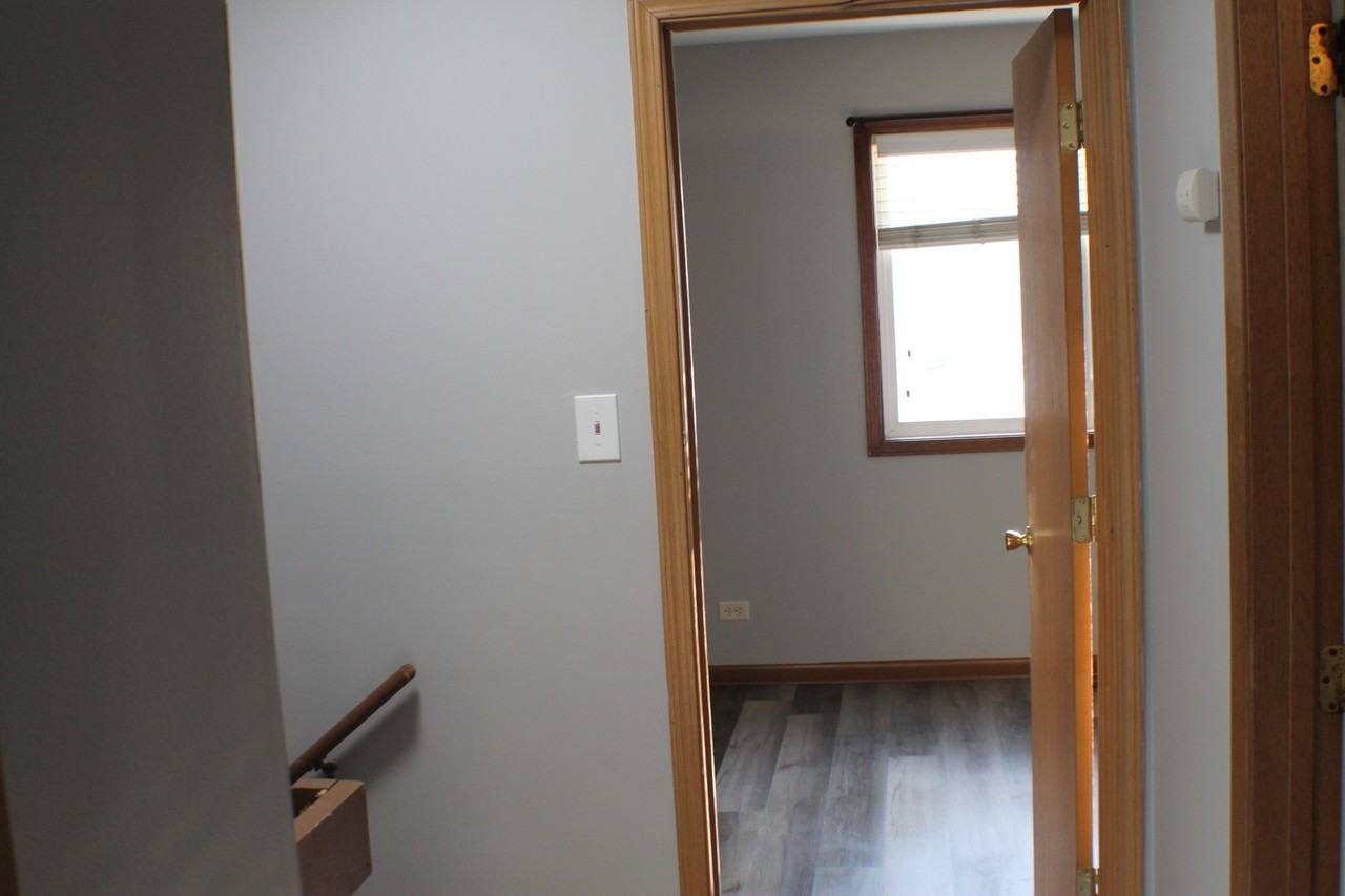 422 Meadow Green Ln #1 - Photo 4 of 9