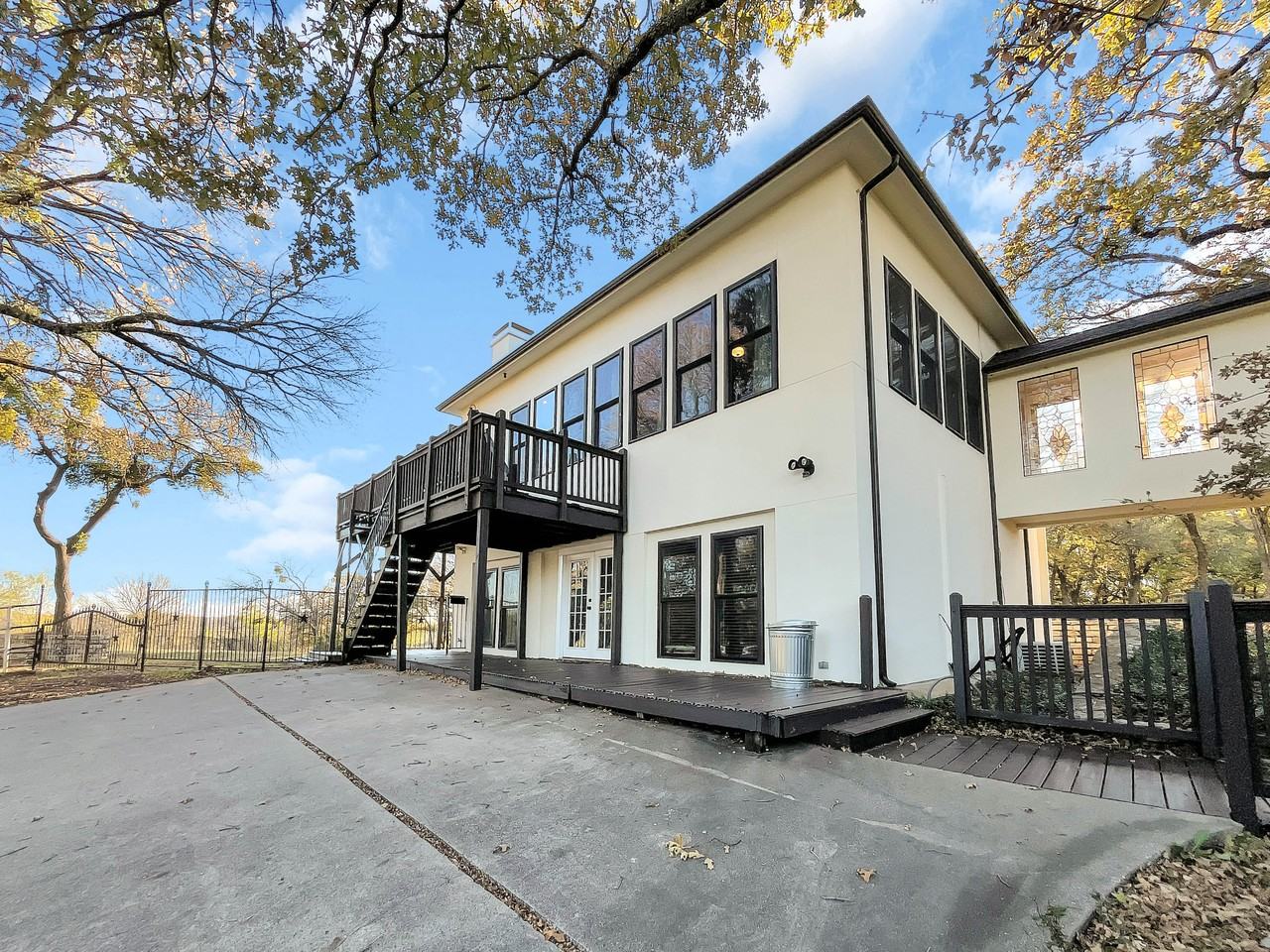 2117 Greta Ln #2 - Photo 6 of 30