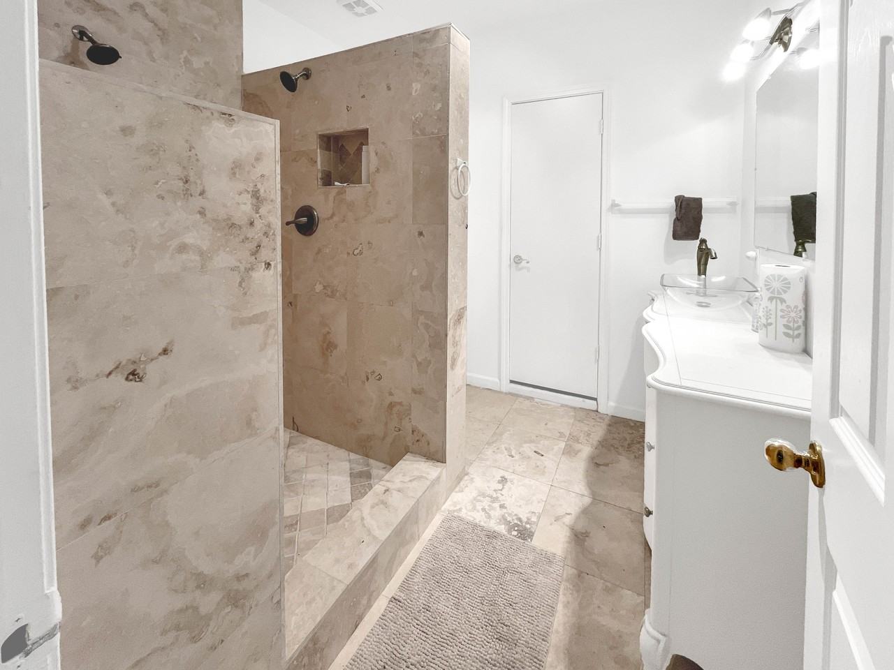 2117 Greta Ln #2 - Photo 5 of 30