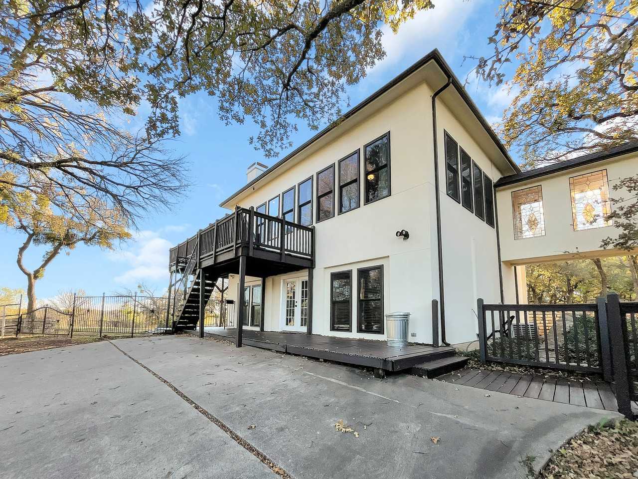 2117 Greta Ln #2 - Photo 4 of 30