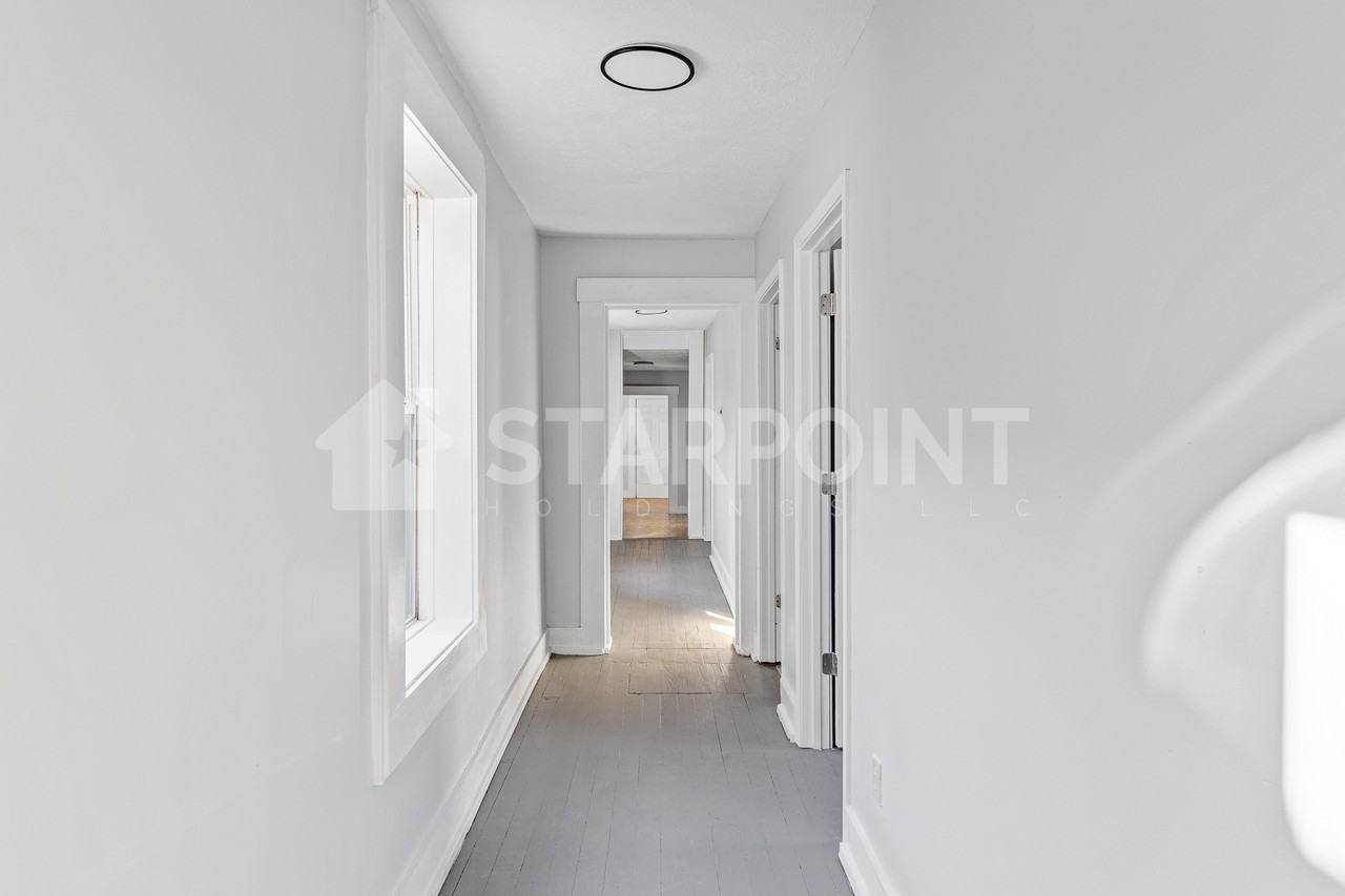 320 North 27th Street - Photo 4 of 11