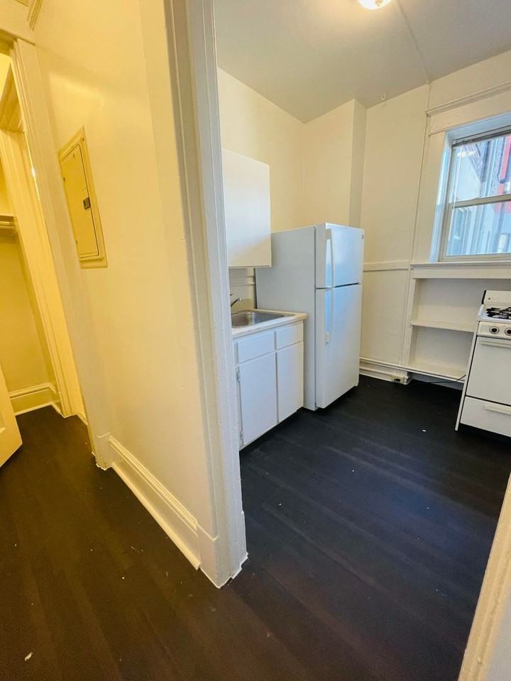 Arkona Apartments - Photo 2 of 9