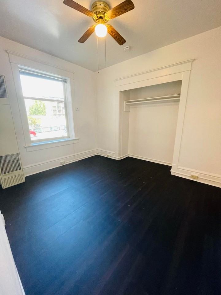 Arkona Apartments - Photo 3 of 9