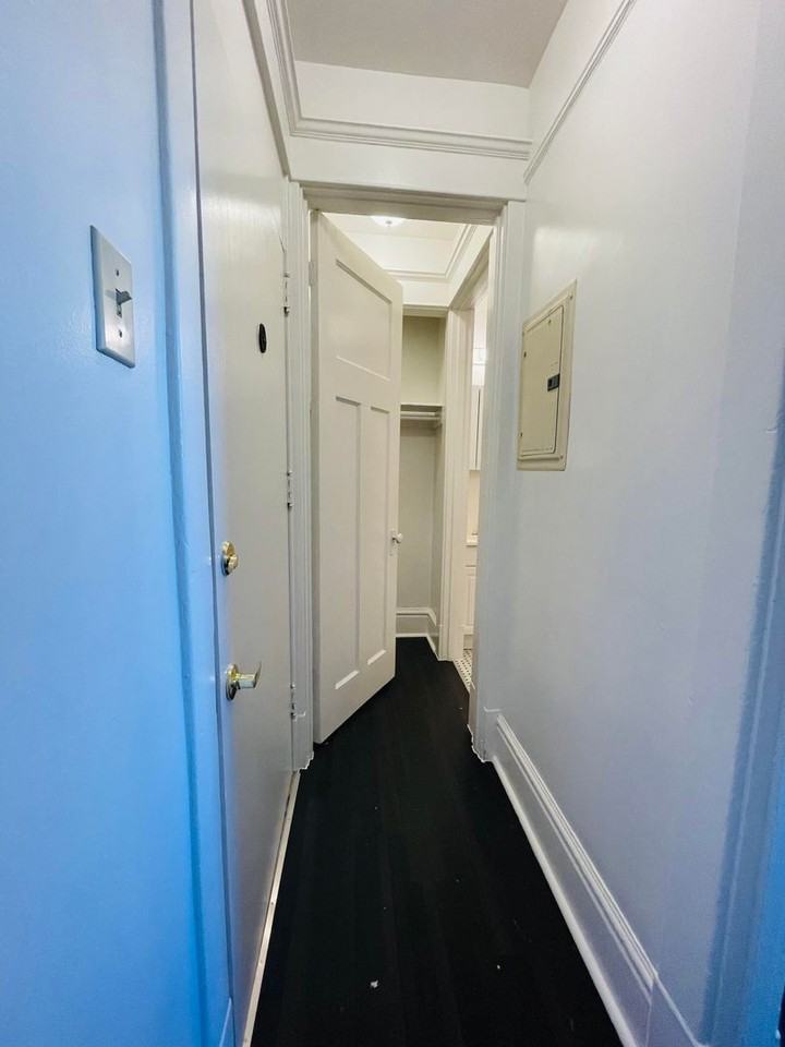 Arkona Apartments - Photo 4 of 9