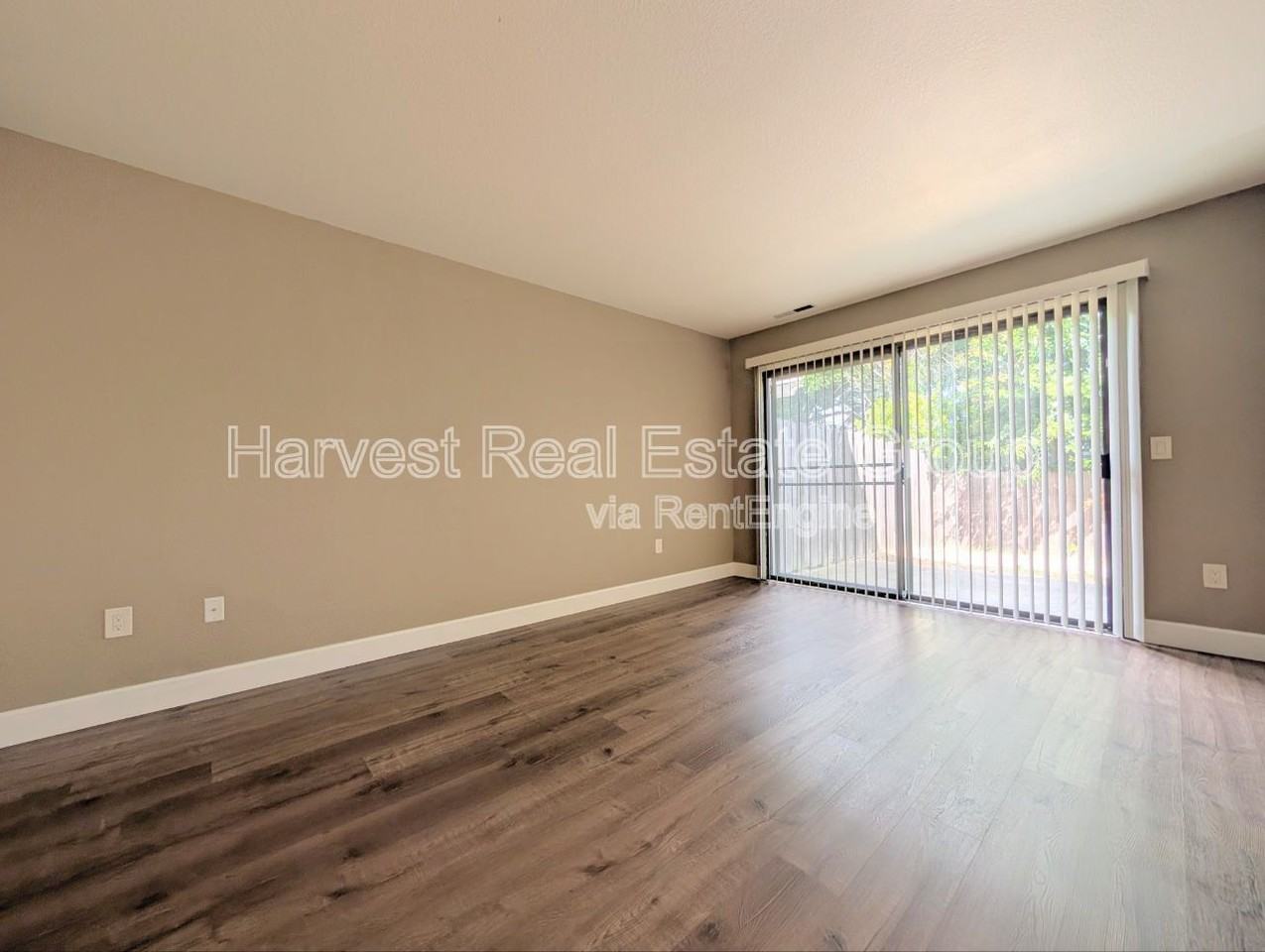 318 Blossom Way - Photo 3 of 15