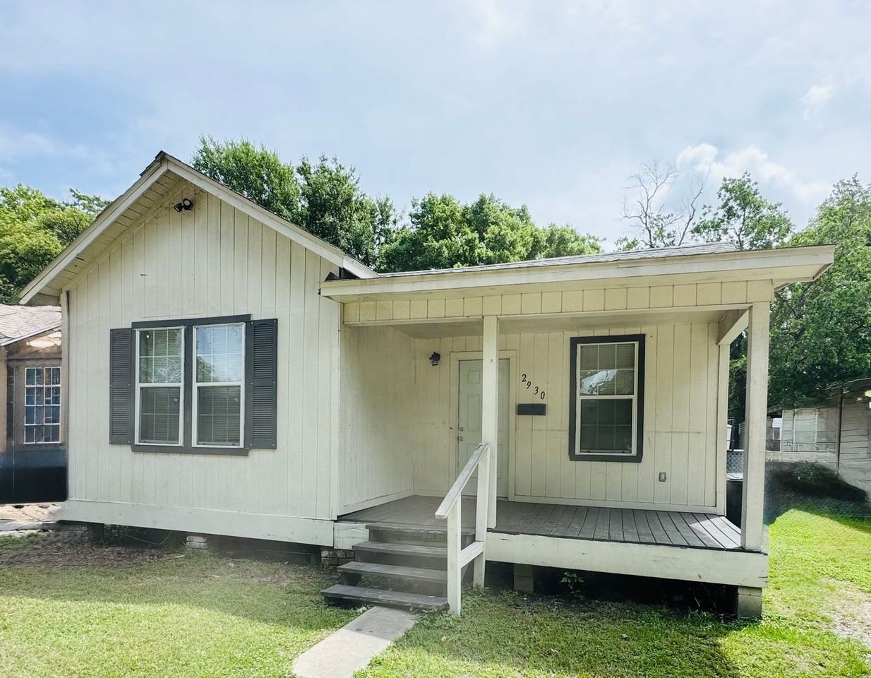 2930 Hiawatha St - Photo 3 of 29