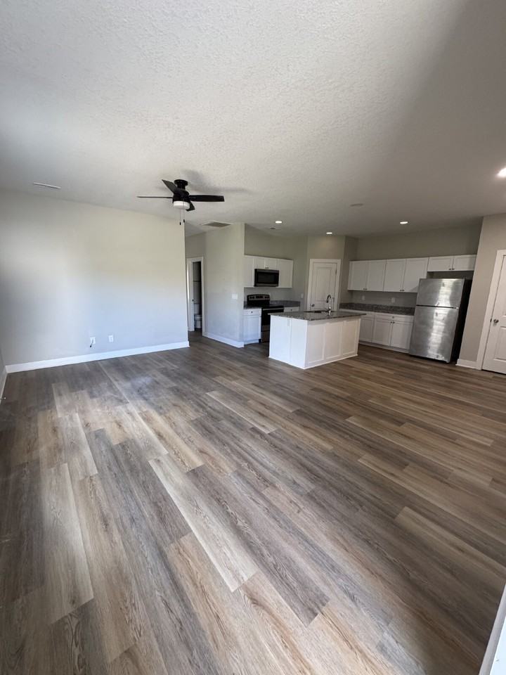 5250 N Cypress Cir - Photo 2 of 11