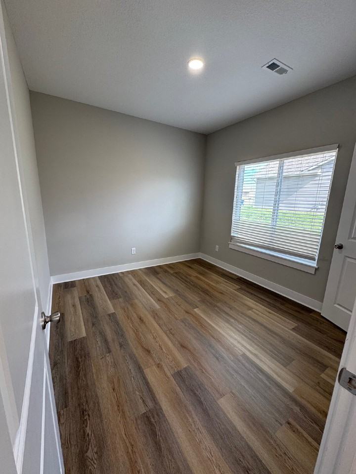 5250 N Cypress Cir - Photo 6 of 11