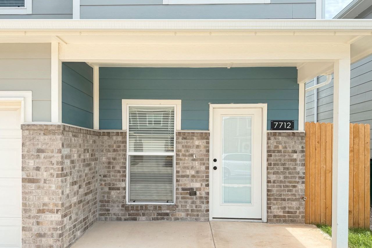 7712 Owen Ln - Photo 2 of 32