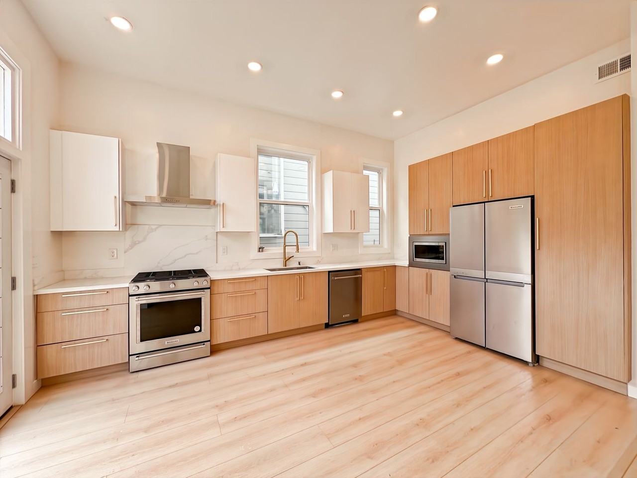 1415 Golden Gate Ave - Photo 6 of 32