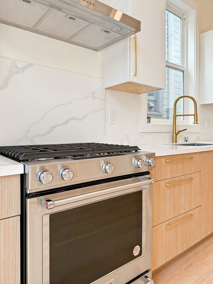 1415 Golden Gate Ave - Photo 7 of 32