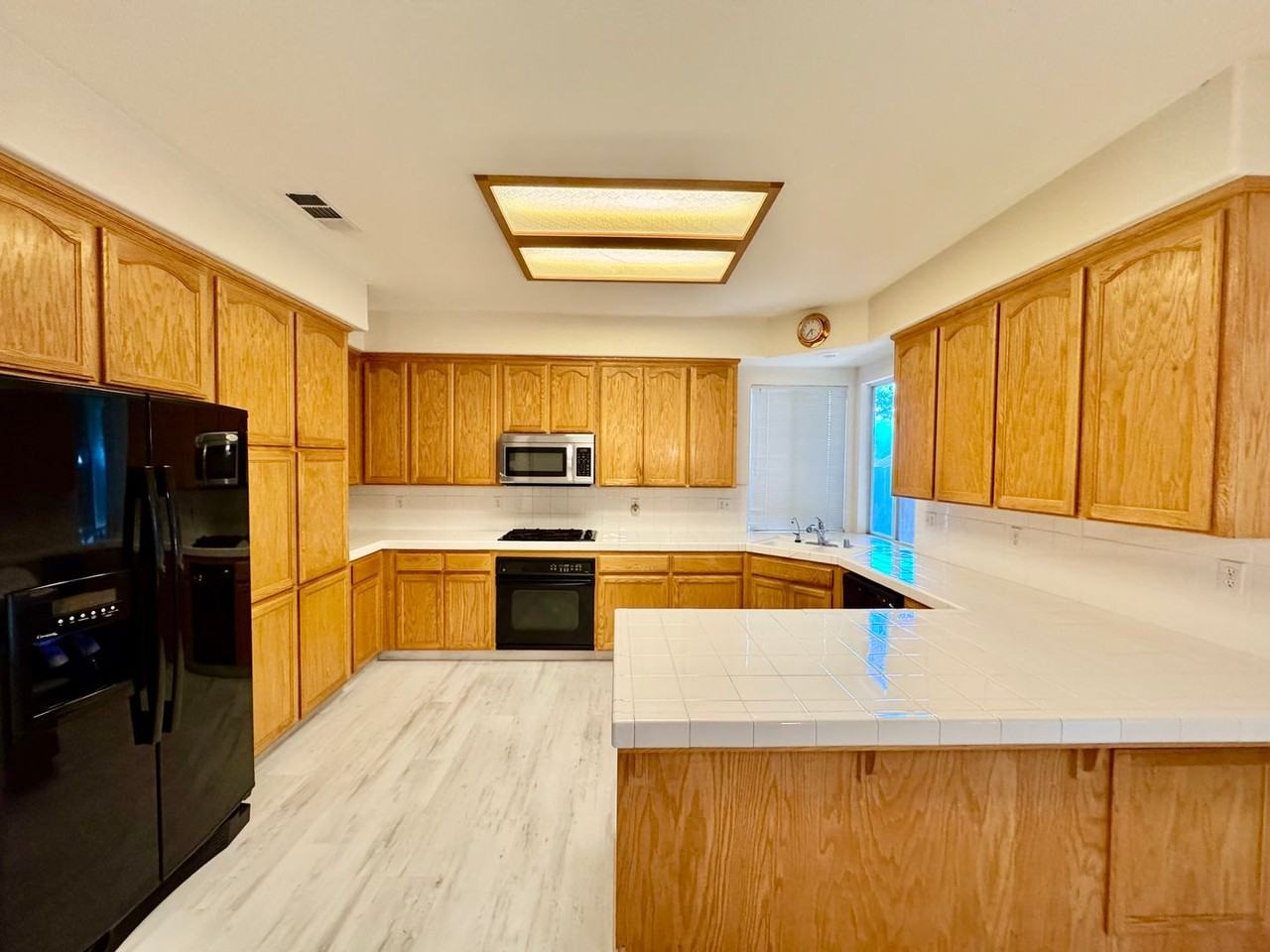 915 Cardoza Rd - Photo 5 of 24