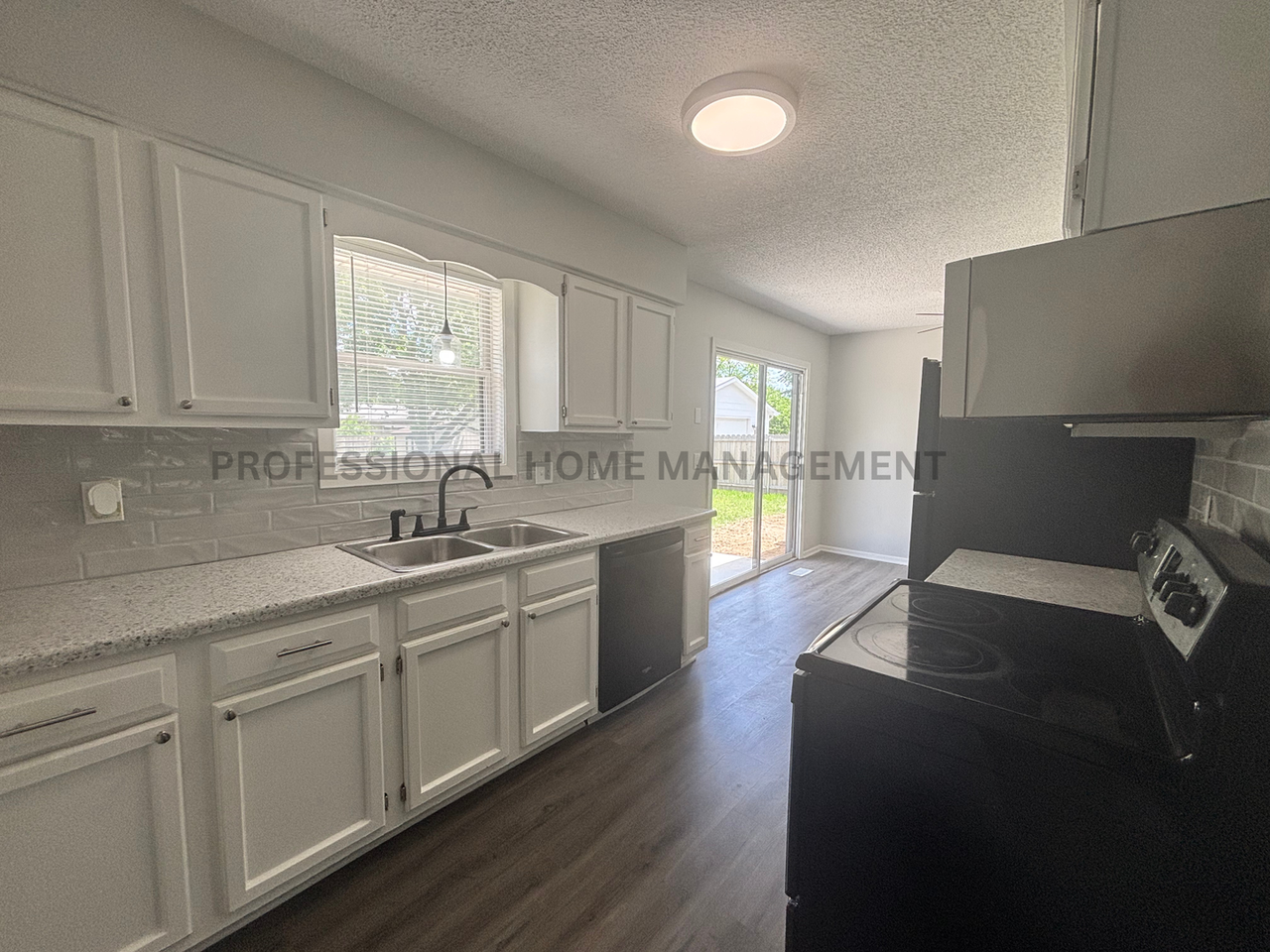 202 Champion St - Photo 2 of 16