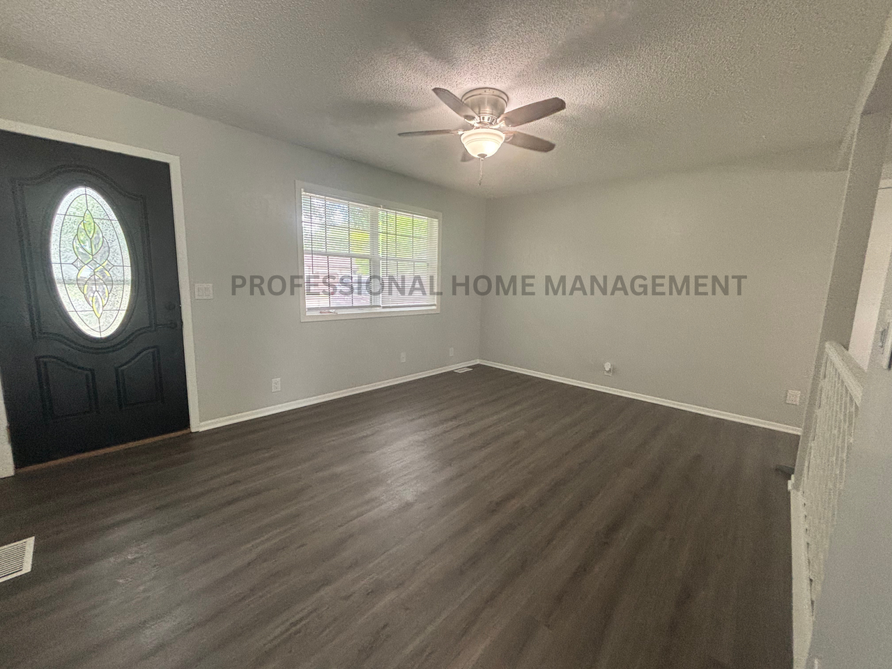 202 Champion St - Photo 3 of 16