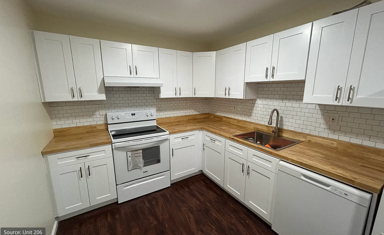 1148 WILLIAM STREET - Photo 2 of 7