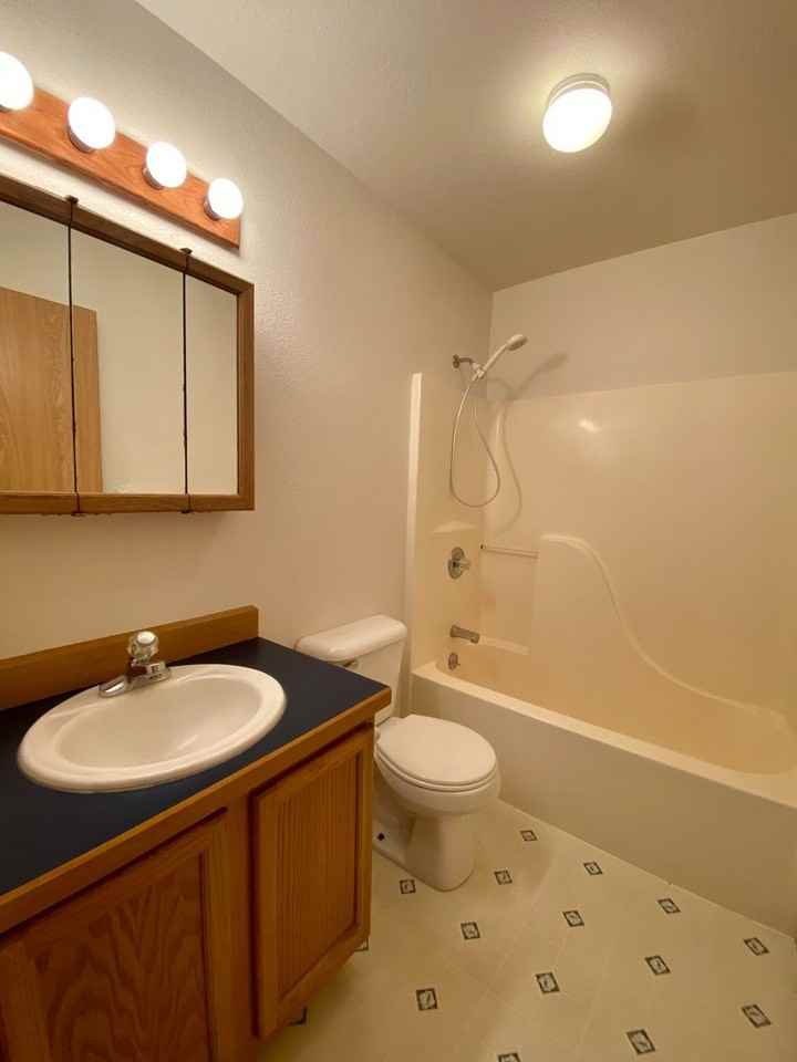 215 Knight Dr - Photo 5 of 13