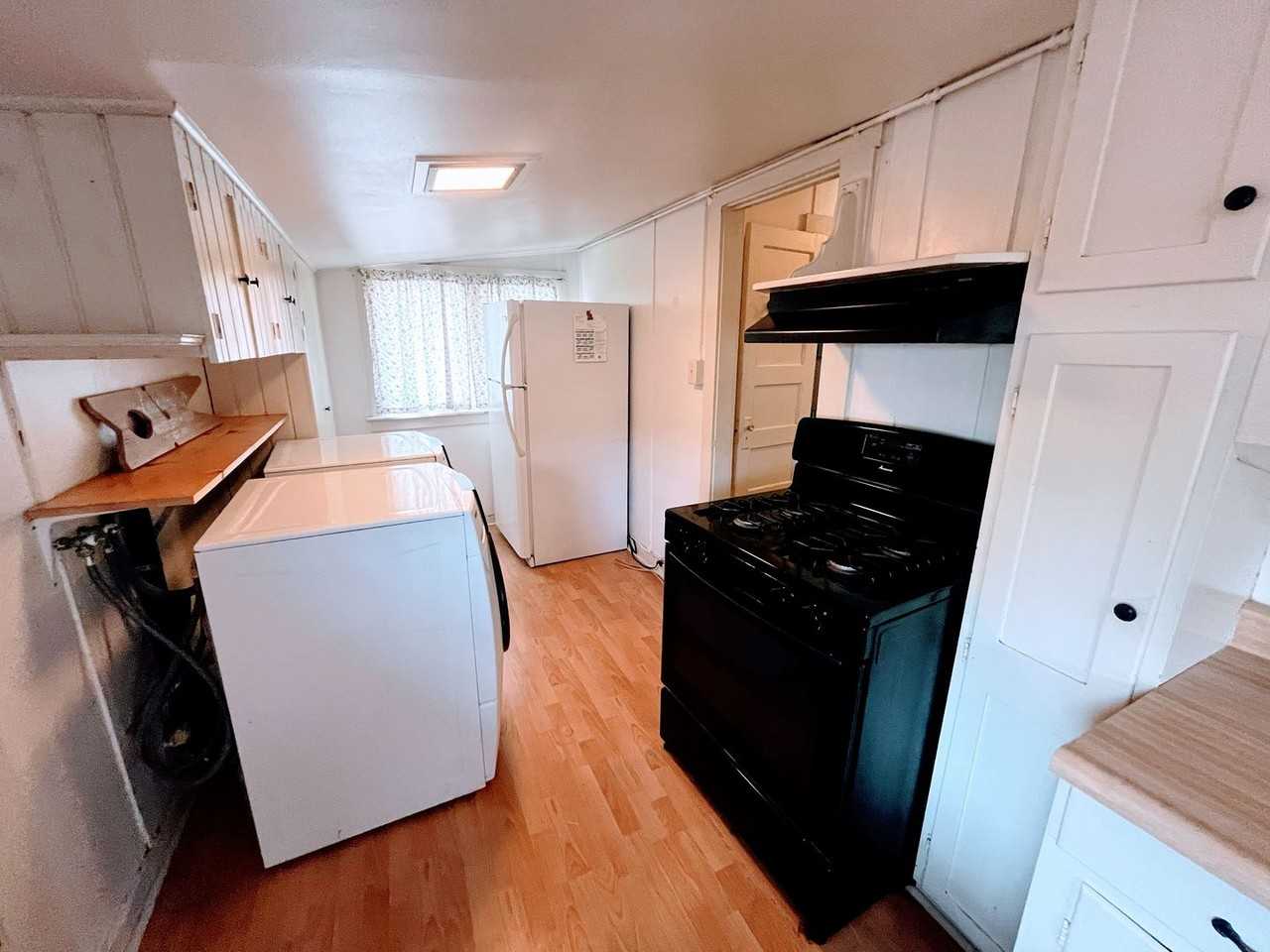 888 Turquoise St - Photo 3 of 20