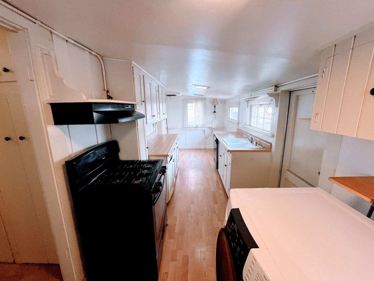 888 Turquoise St - Photo 4 of 20