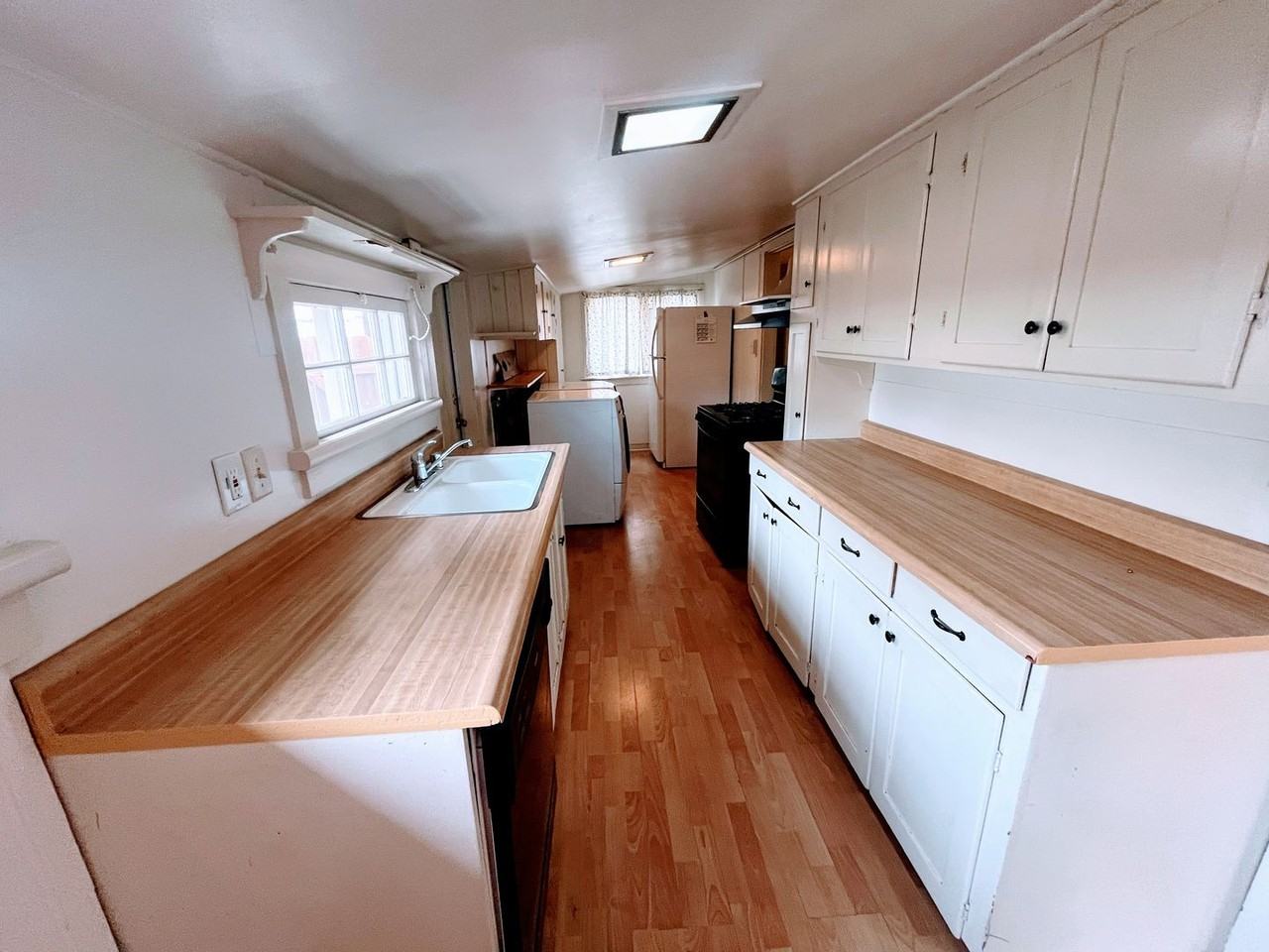 888 Turquoise St - Photo 2 of 20
