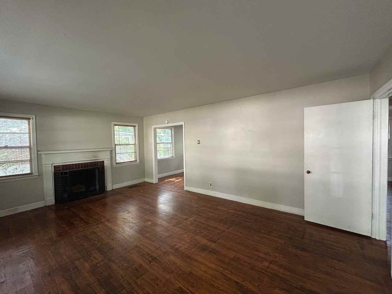 1822 Abbott Ave - Photo 3 of 19