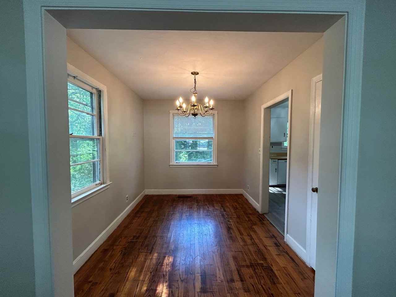 1822 Abbott Ave - Photo 4 of 19