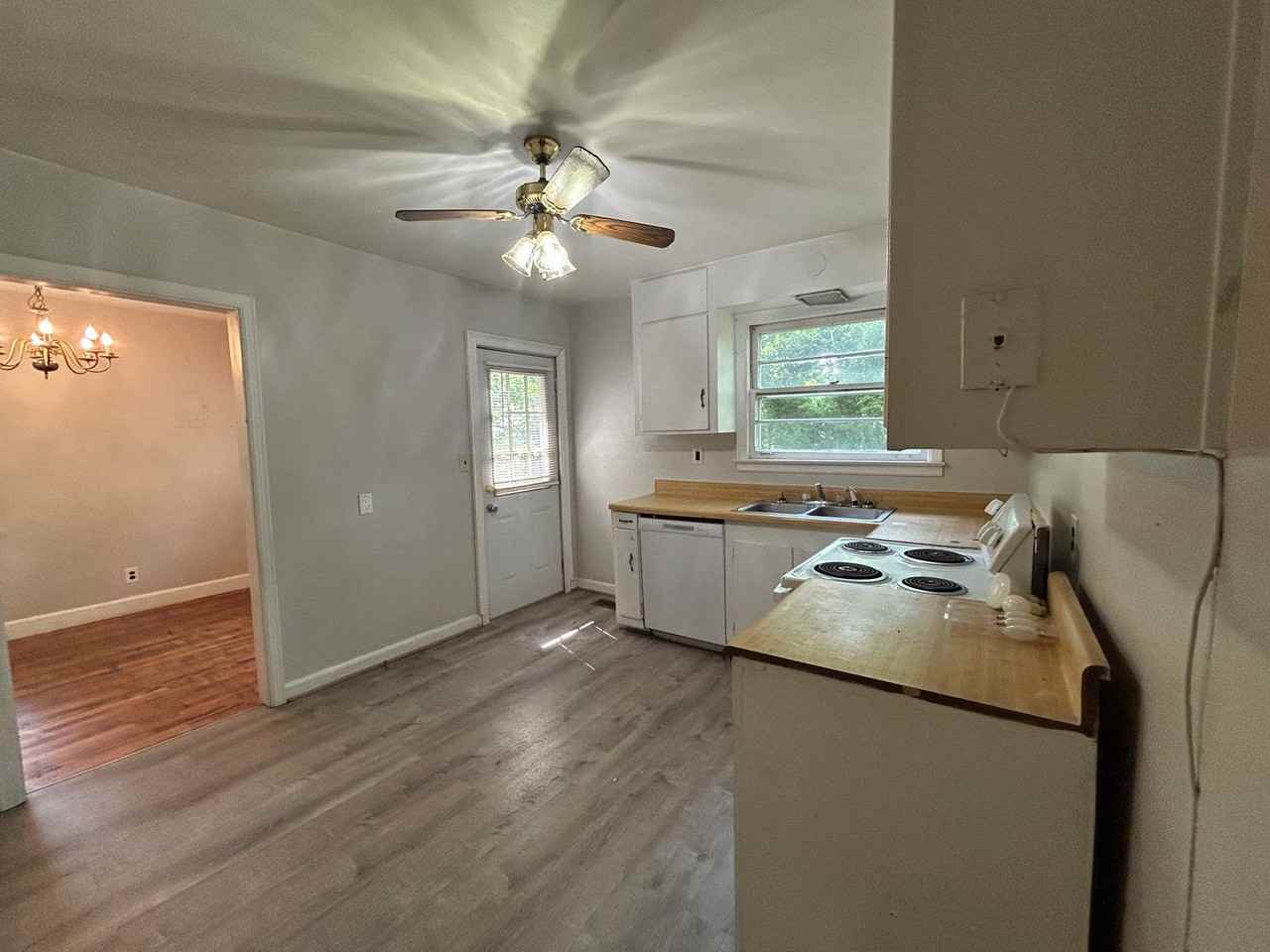 1822 Abbott Ave - Photo 6 of 19