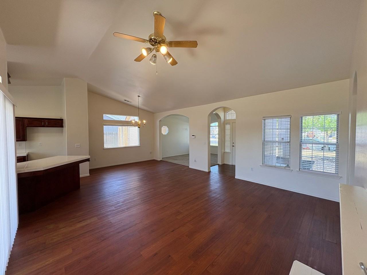 1441 Bay St - Photo 3 of 37