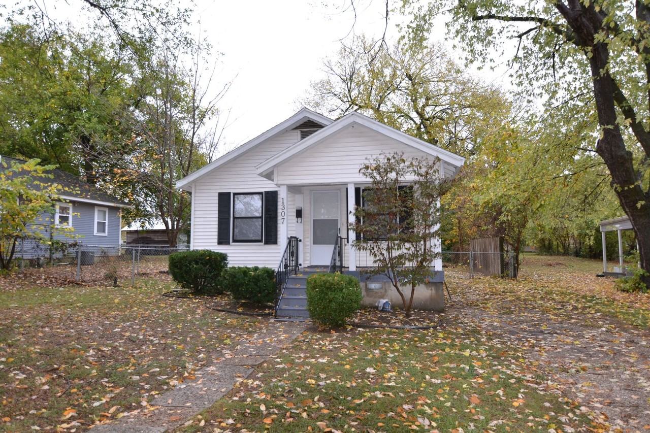 1307 N Fremont Ave - Photo 2 of 18